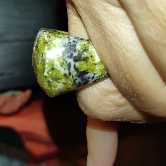 New Real Gemstone Spinach Jade Ring Size 8 - Picture 7 of 8
